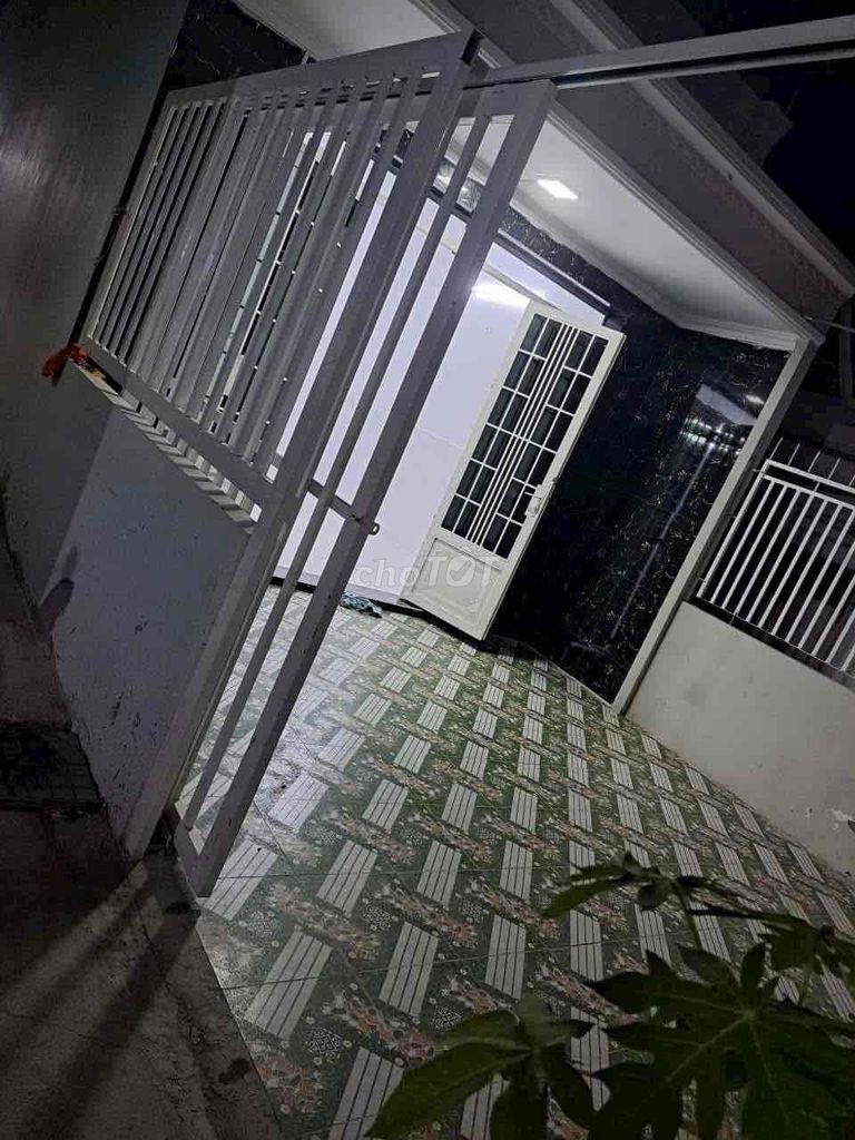 4m x 16m House with Yard near Nguyen Binh Khiem School