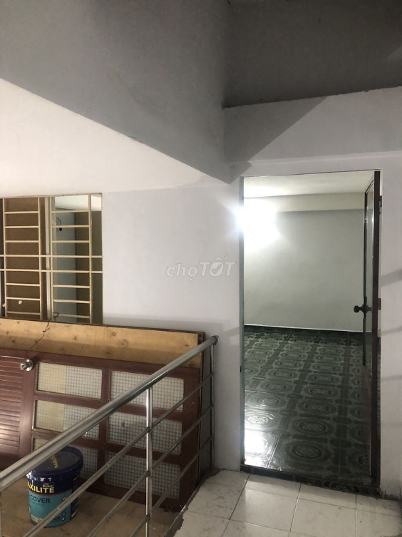 Ground Floor Apartment Near Bau Cat Street - Ideal for Office/Online Business