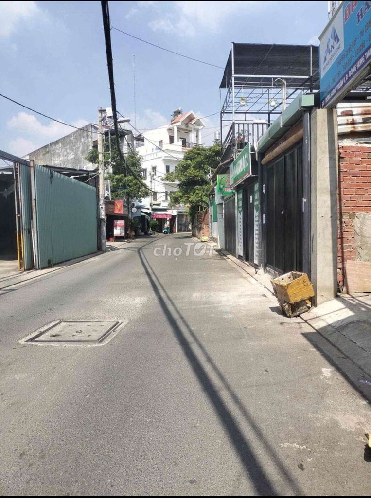 Modern Street-Front House in Dong Hung Thuan
