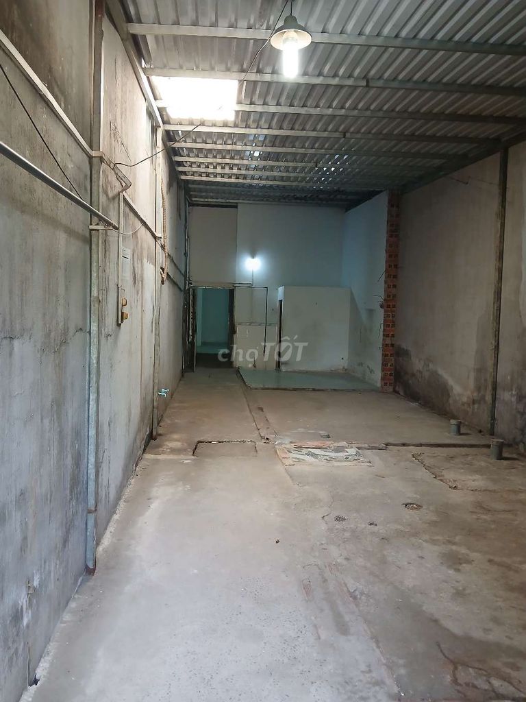 Industrial Workshop Space with Basic Amenities