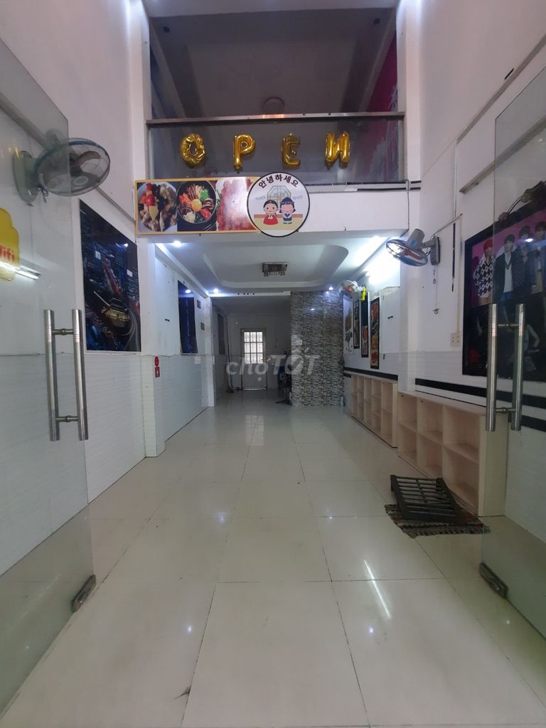 5-Story Commercial Building with Showroom Space