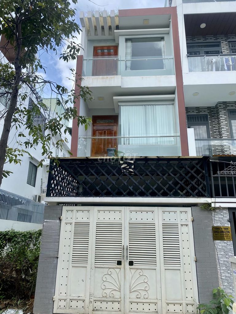 4-Floor Townhouse with Full Furniture in Ha Quang