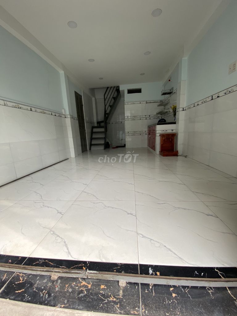 2-Bedroom House Near Dam Sen Park