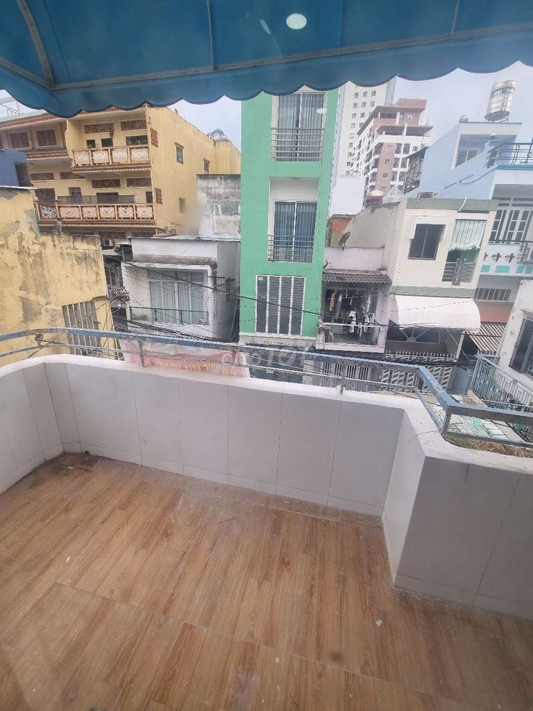 3-Bedroom Townhouse Near Vo Van Kiet Street