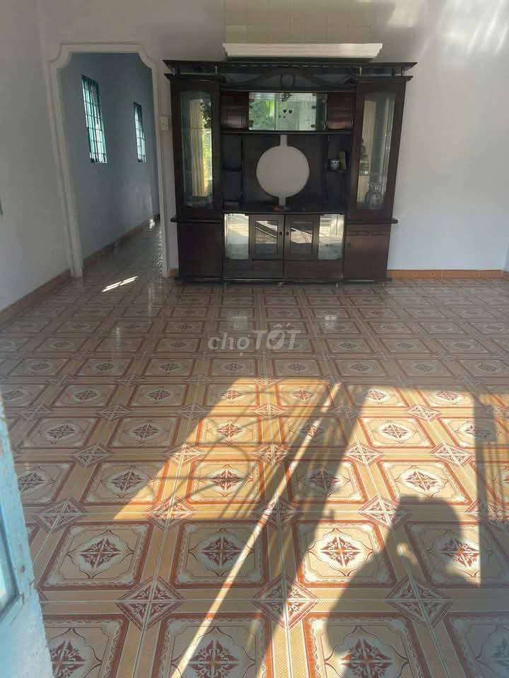 120m² House Near School with Parking
