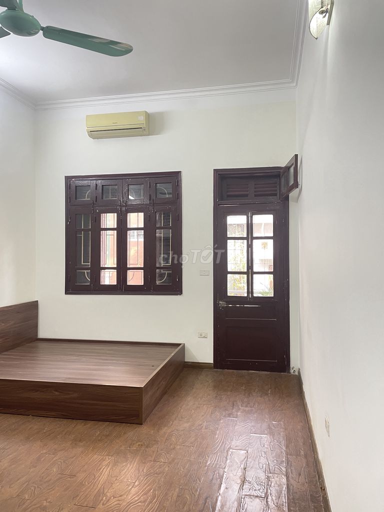 Modern 4.5-story house for rent in Hanoi
