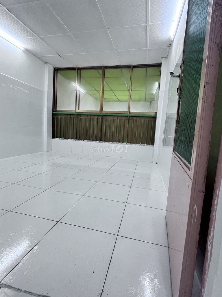 Renovated 3-Floor House with Car Access