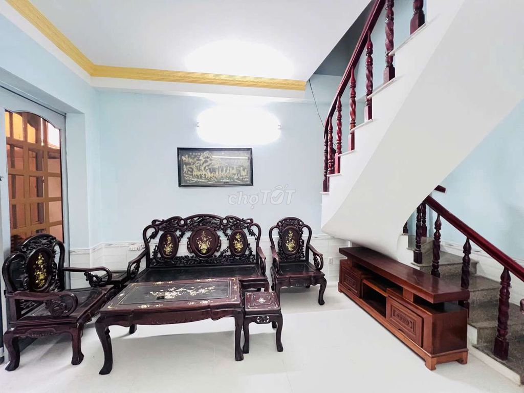 Modern 2BR House with Traditional Furniture