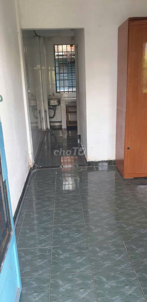 Compact One-Bedroom Apartment Near Park with AC