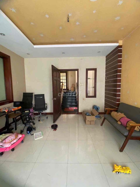 Private Room Rental with Flexible Hours and Secure Parking