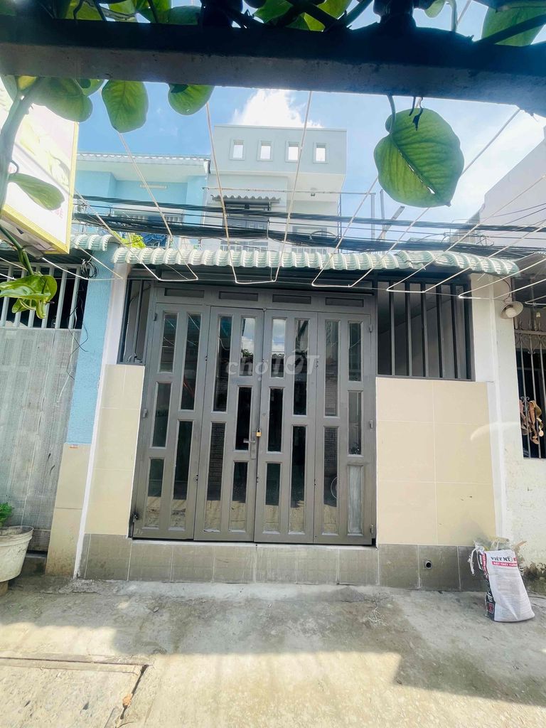 Modern Townhouse Near Schools and Markets