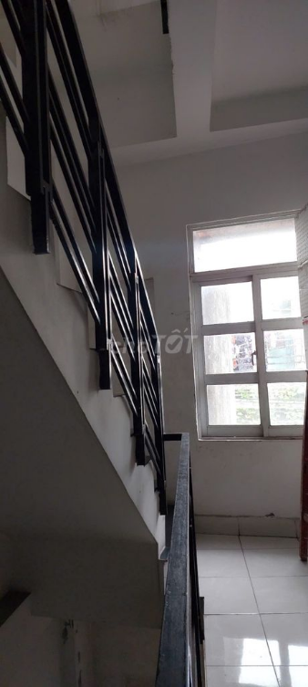 Spacious Rental House near Amenities in Go Vap District