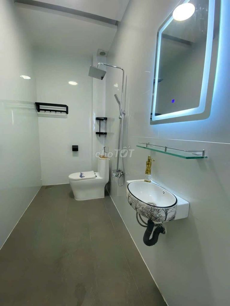 Modern Two-Bedroom House Near Schools and Market