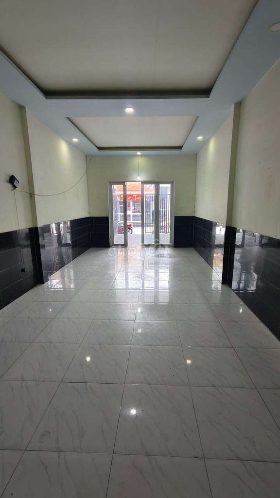 Spacious House with Parking in District 9
