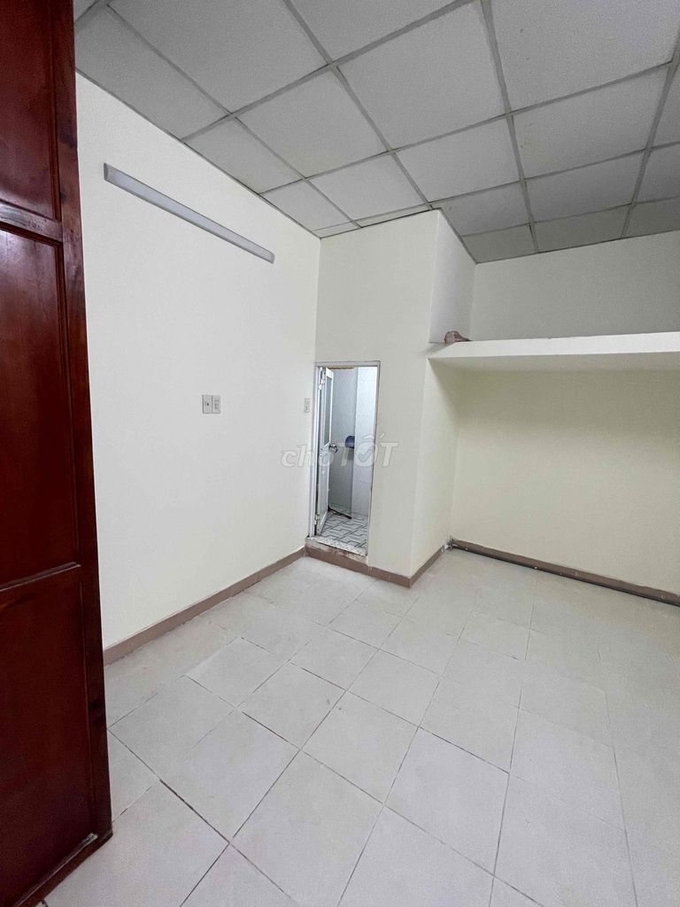 Small 23m² House Near Tan Son Nhat Airport