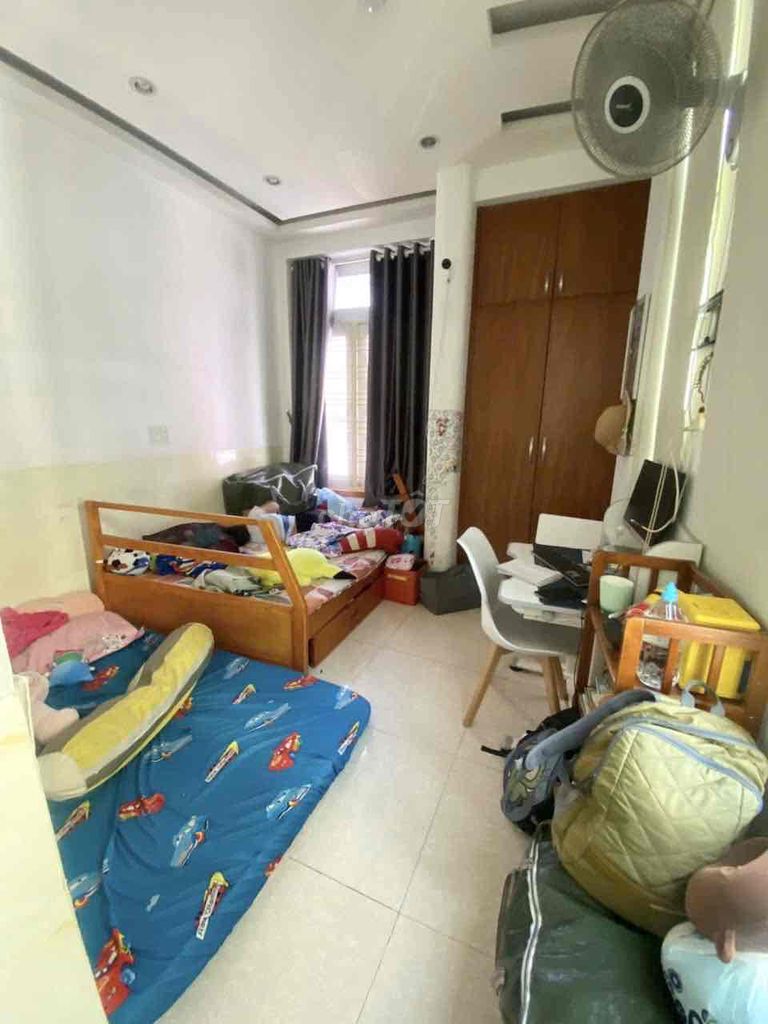 Modern 3-Bedroom Townhouse Near Phan Xich Long