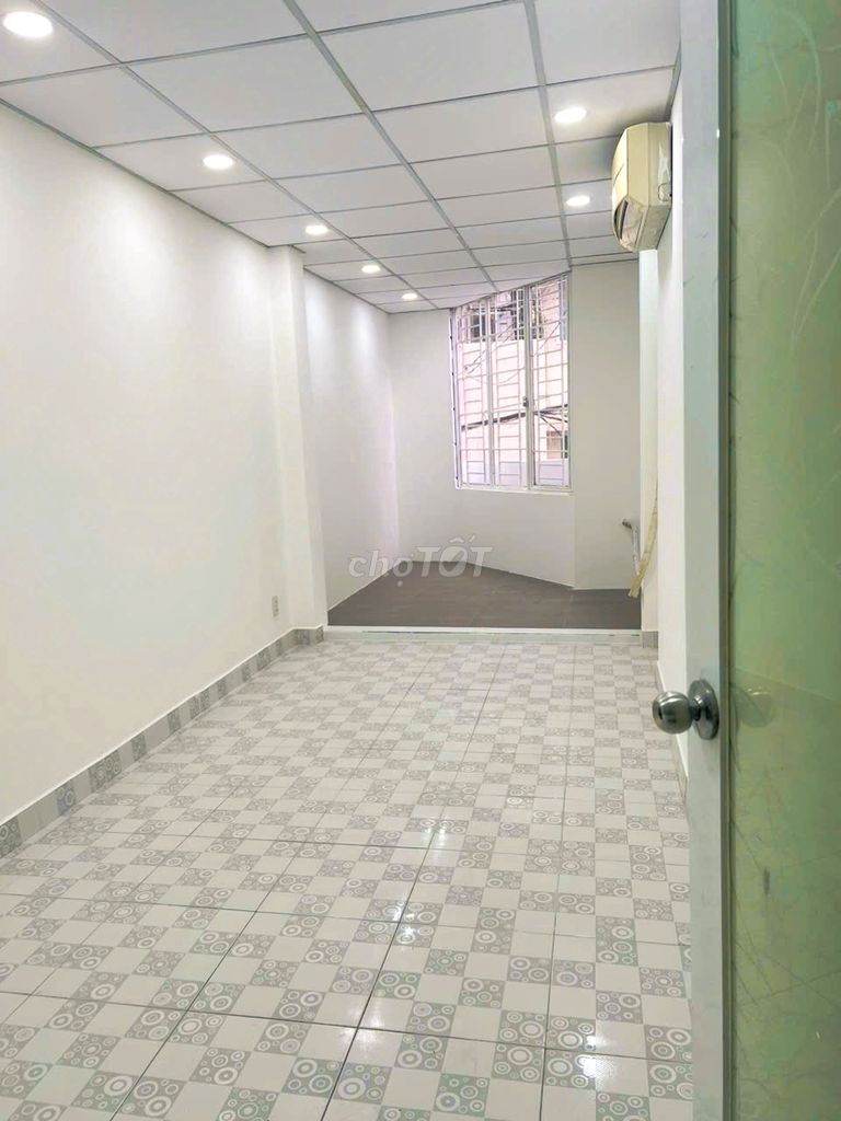 Modern 3-Story House with 2 Bedrooms in Phu Nhuan
