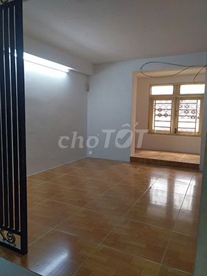 1-story 2-level house, 97m2, 3 bedrooms, good location in District 4, Ho Chi Minh City
