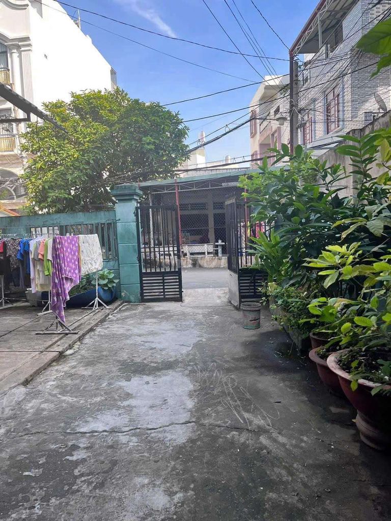 Spacious 3-Bedroom House with Garden in Go Vap