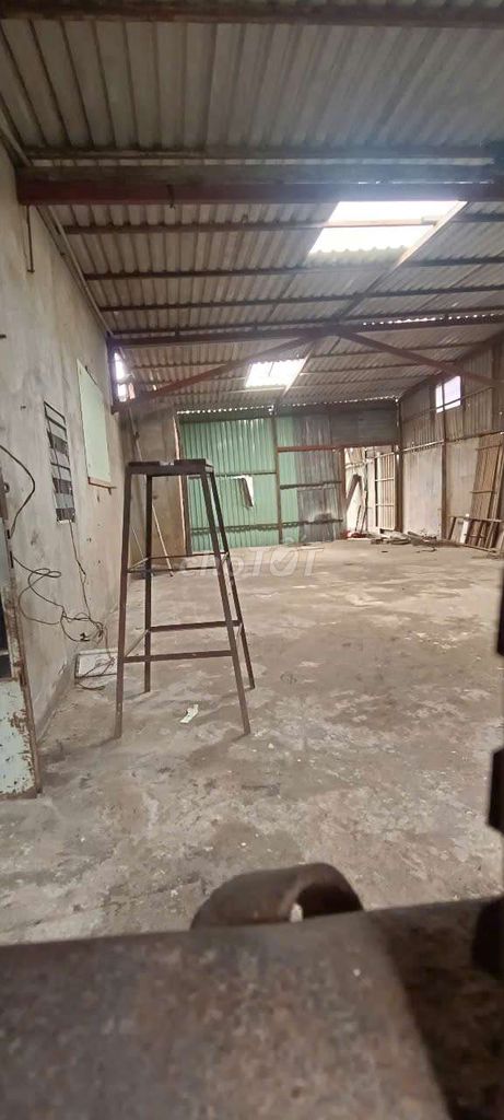 300m2 Industrial Workshop Space in District 12