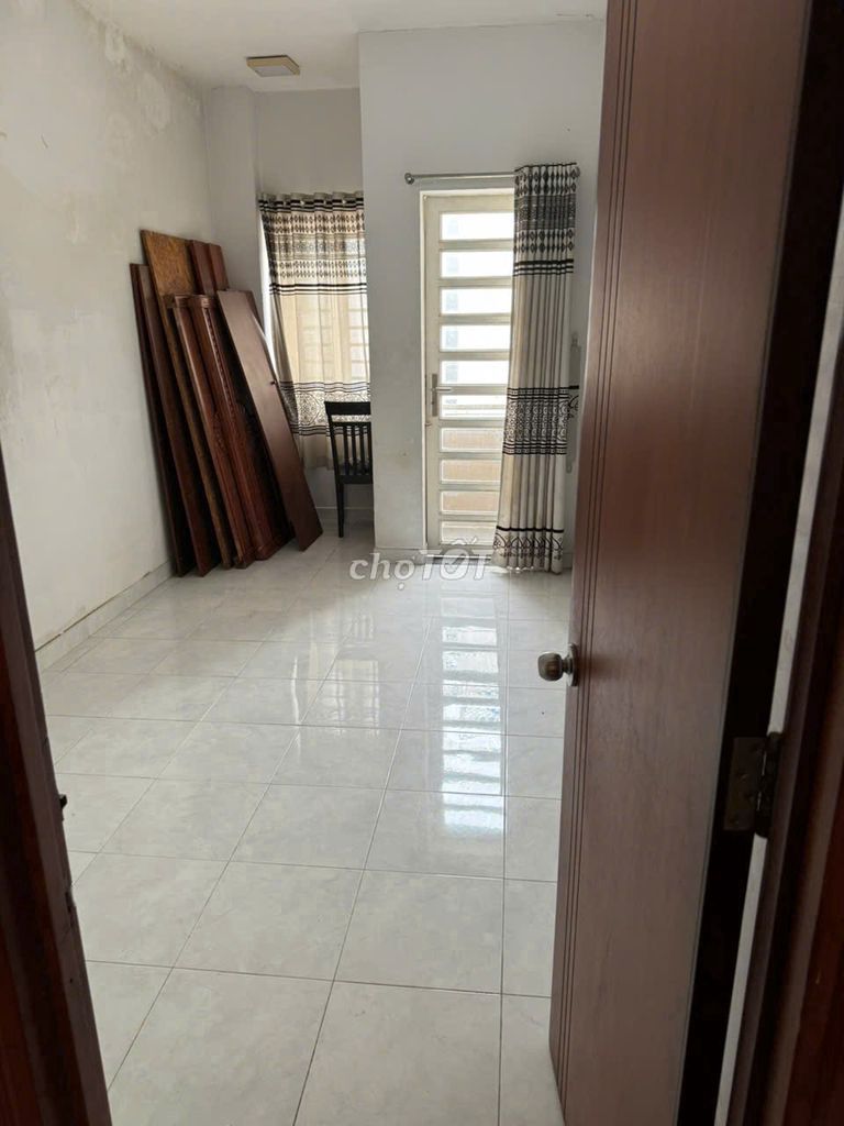 3-Story Townhouse with 4 Bedrooms in District 4