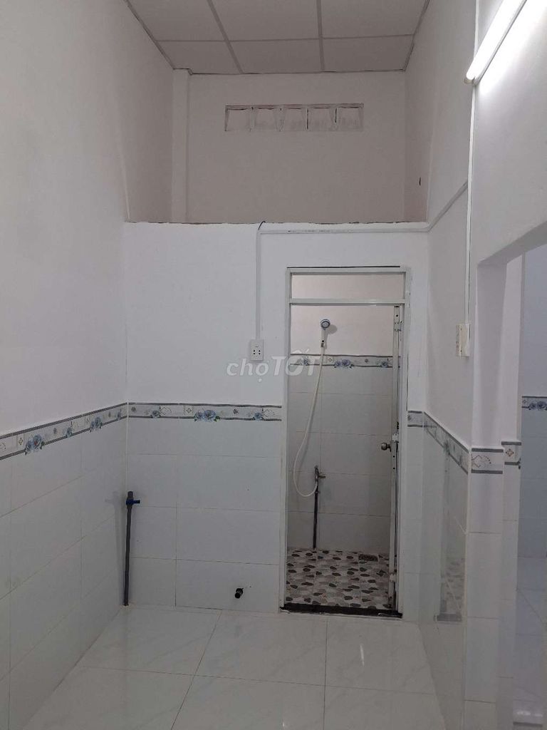Newly Renovated House with Parking and Security