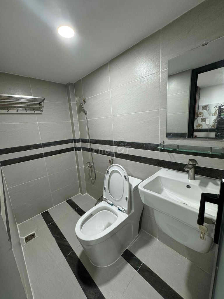 Modern Duplex with New Appliances in Lap Phuc
