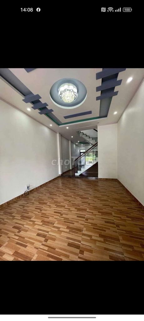 Modern 4-Bedroom Townhouse with Air Conditioning