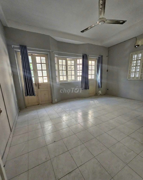 Spacious 3-Bedroom House in Phu Nhuan District with Flexible Workspace