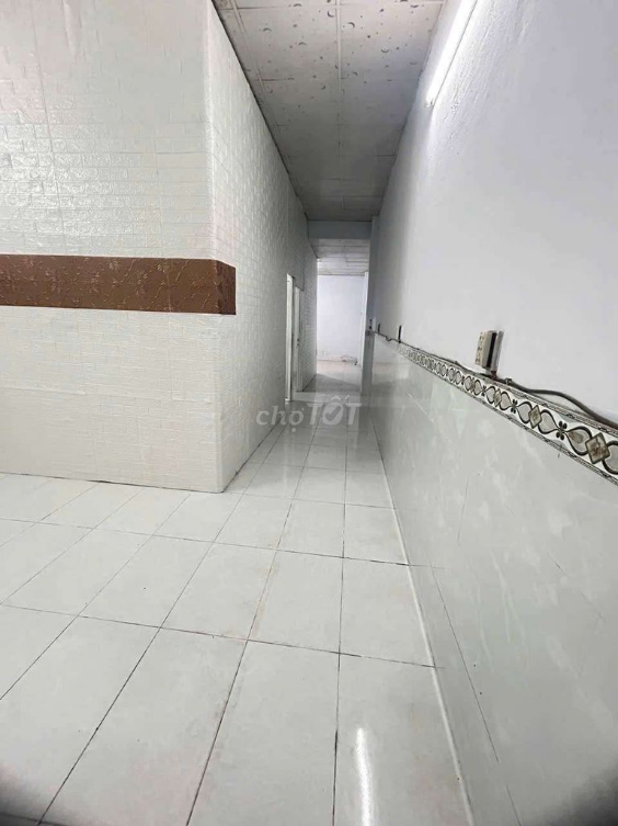 House near Nguyen An Khương School, 4m wide, 20m long, 2 bedrooms
