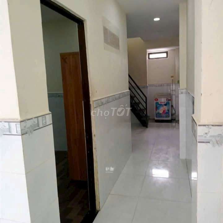 4m x 12m Gác lửng 2pn kín, 2wc, Hướng Tây