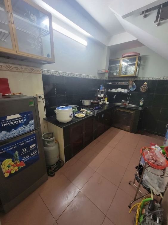Spacious 3-Level Rental Near 3/2 - Ngo Quyen Street