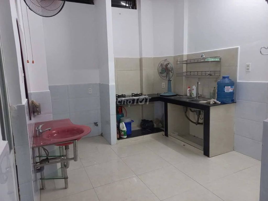 Modern 3-Bedroom House with Air Conditioning