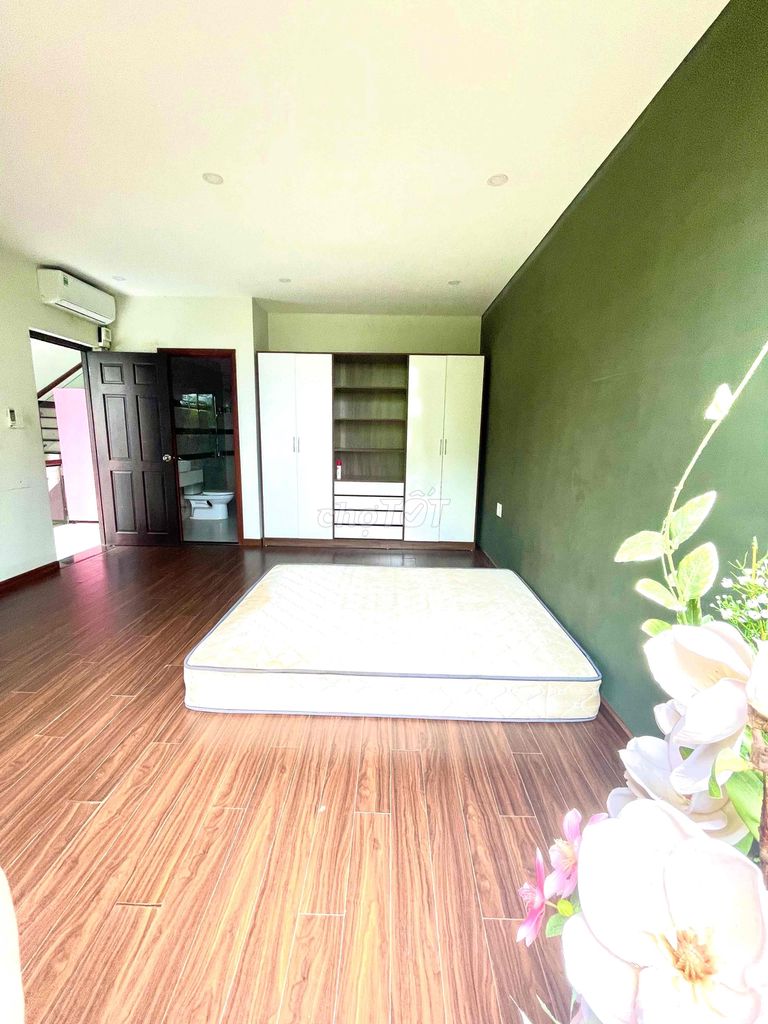 Spacious Two-Story Villa with Pool Access