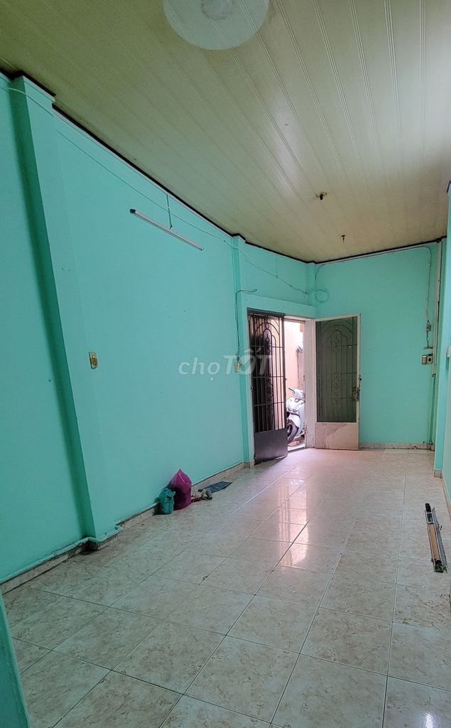 3-Story Townhouse with 2 Bedrooms in District 10