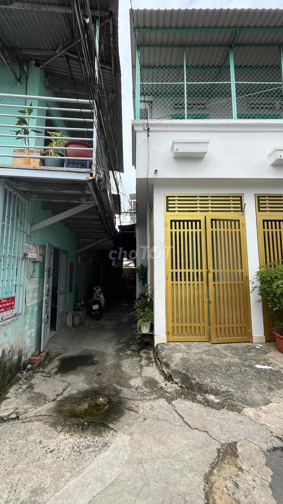 Compact 30m² House with Loft Near Le Van Viet
