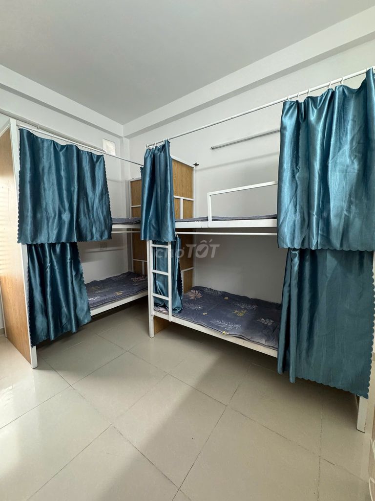 Student Dormitory with Furnished Rooms Near University