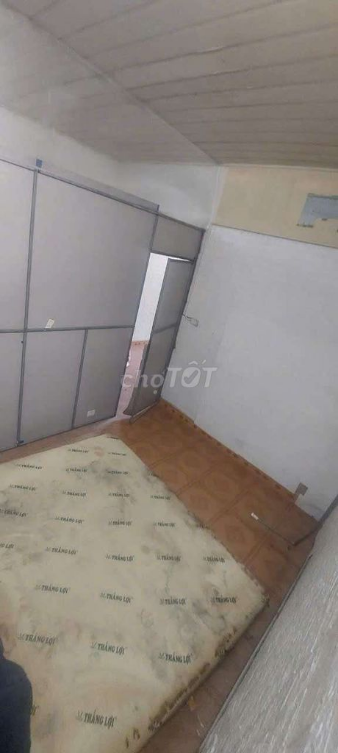 Spacious 4-Room House Near UNETI for Students