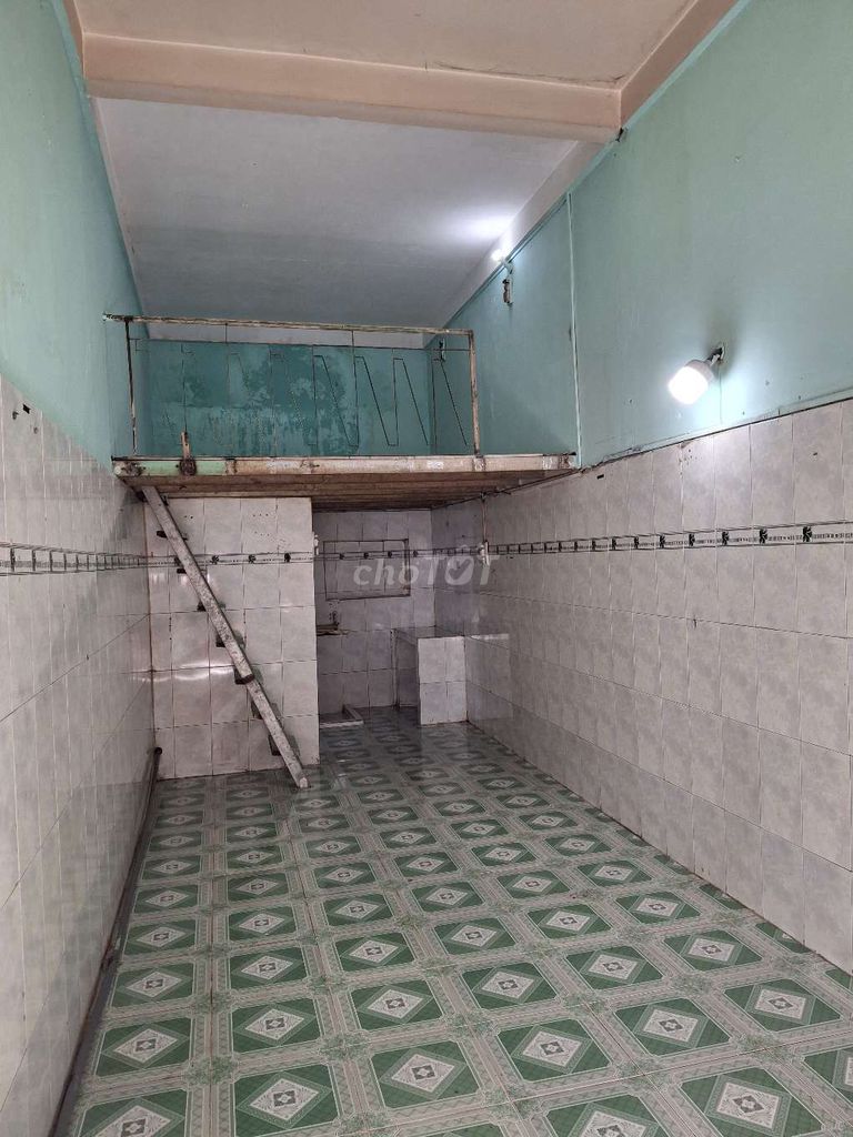 Quiet Location Near Market and Supermarket