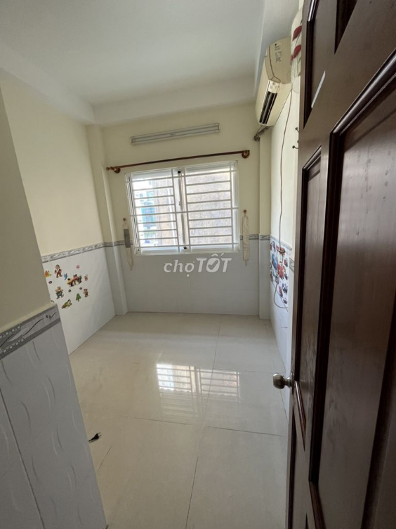 Fully Furnished 3-Bedroom Property with Multiple Living Spaces
