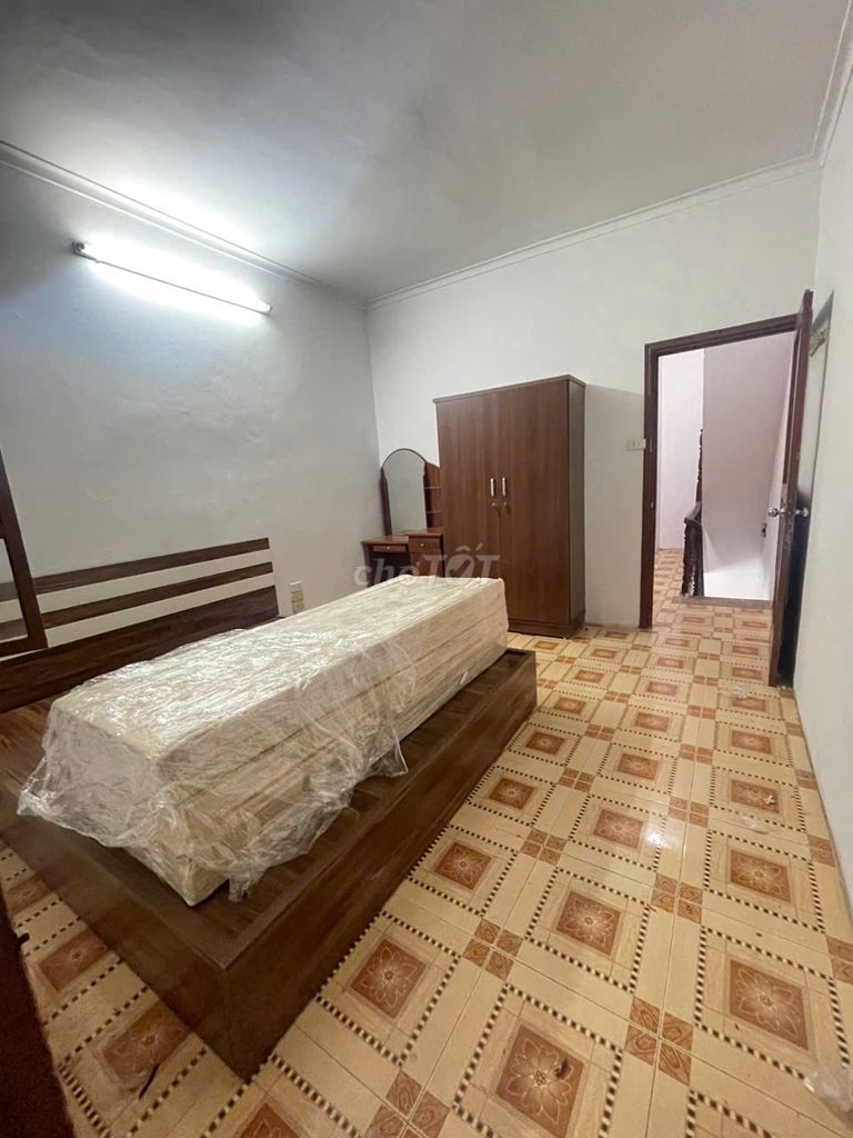 3-Bedroom House with Full Furniture in Long Bien