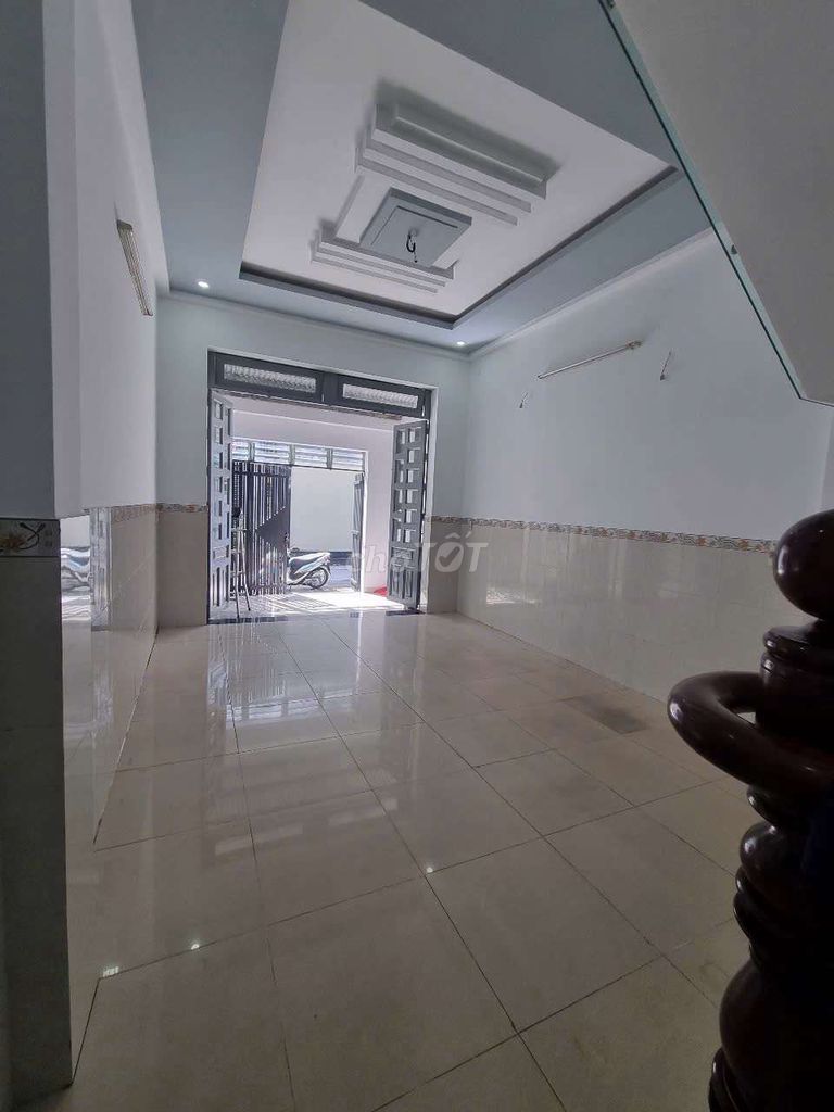 Modern 2-Bedroom House Near Market