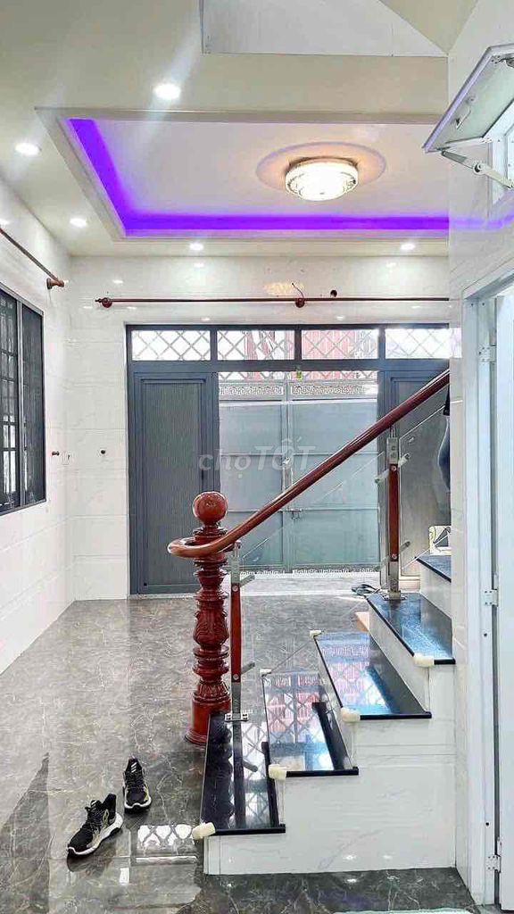 Modern 2BR House with Designer Kitchen