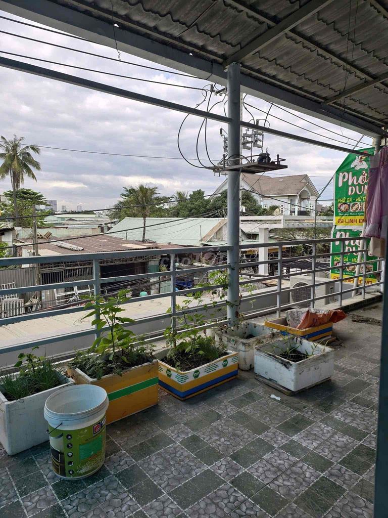 Spacious 4-Bedroom House with Business Frontage
