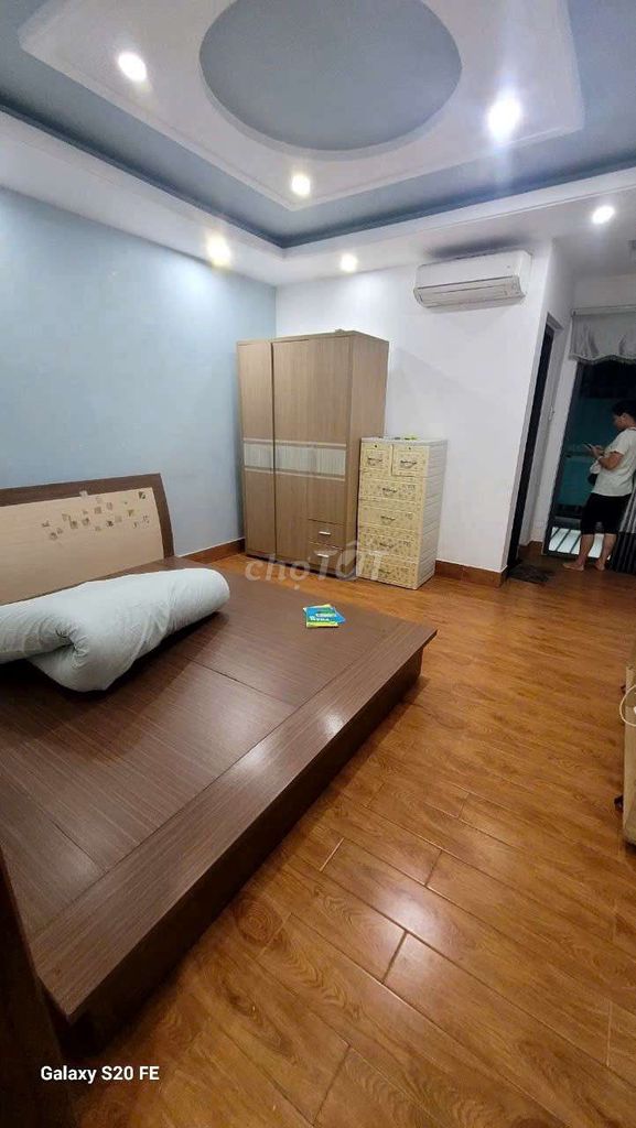 Modern 4-Bedroom House with Multiple Floors