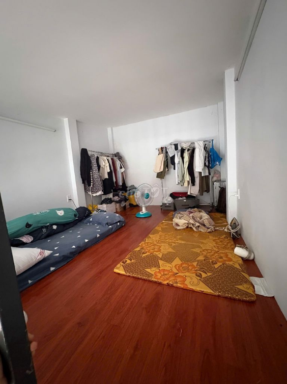 Shared Room for Female Office Workers or Students