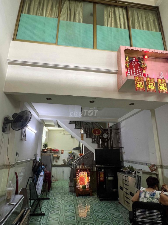 Spacious 3-Bedroom House near Âu Cơ Street, Tân Bình District