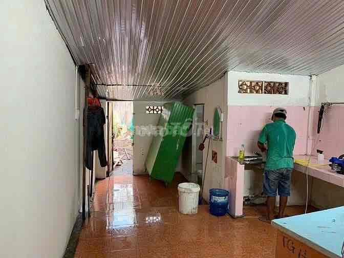 Spacious 2-Bedroom House Near Le Van Viet Road and Giao Thong Transportation University