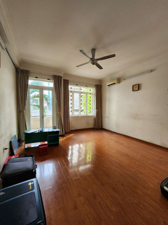 Spacious 5-Bedroom House in District 10, Ho Chi Minh City