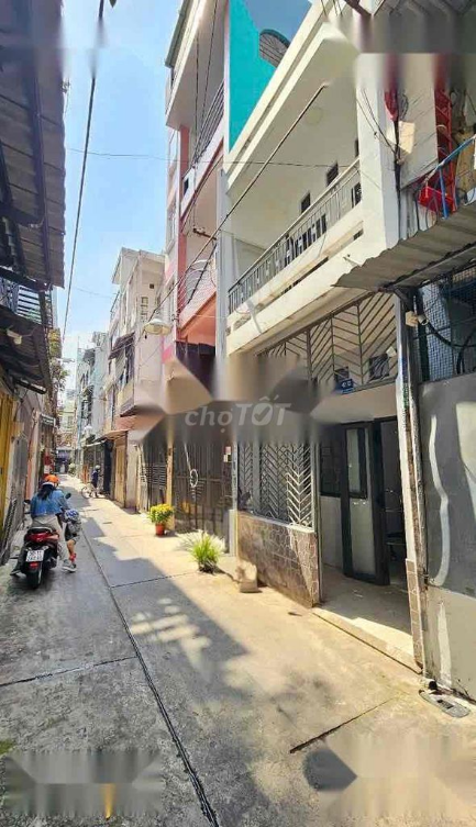 Spacious House near Bui Thi Xuan - Convenient Location